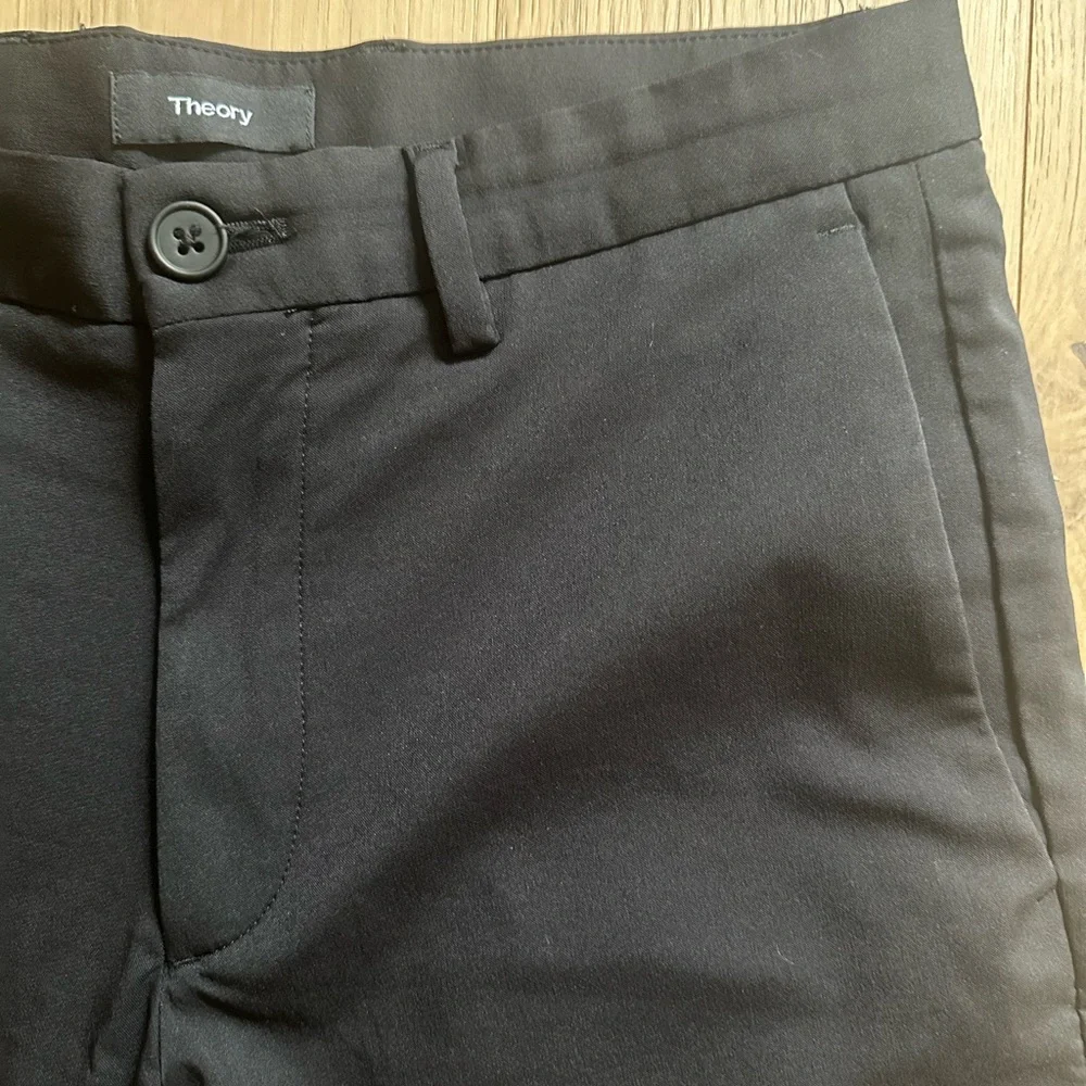 Theory Black Ascend Tech Shorts Size 30 - Picture 5 of 10